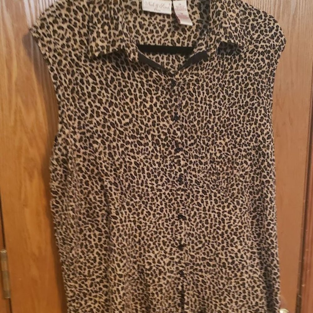 Nick & Sarah Plus crinkled animal print sleeveless blouse 3X